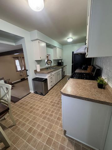 375 Lark Avenue, Maplewood, MN 55117