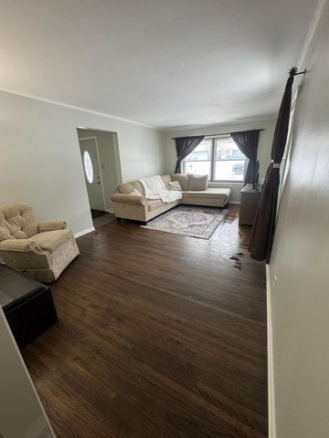 375 Lark Avenue, Maplewood, MN 55117