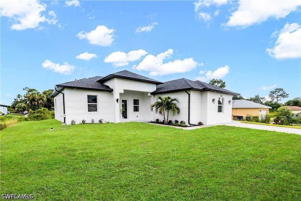 3007 72nd ST W, Lehigh Acres, FL 33971