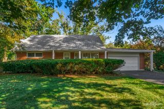 38W686 Glenview Drive, St. Charles, IL 60175
