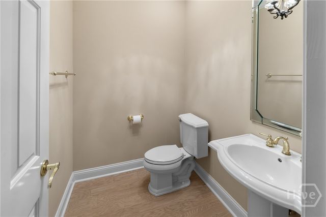 39 White Oak Bluff, Savannah, GA 31405