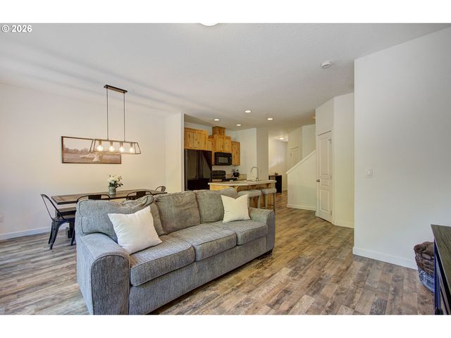 249 N 43RD Pl, Ridgefield, WA 98642