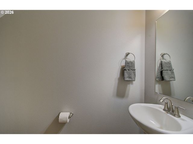 249 N 43RD Pl, Ridgefield, WA 98642