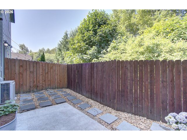 249 N 43RD Pl, Ridgefield, WA 98642