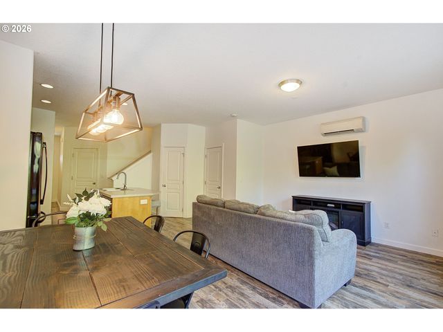 249 N 43RD Pl, Ridgefield, WA 98642