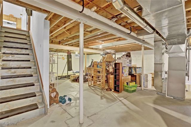 6321 W 130th Street, Parma Heights, OH 44130