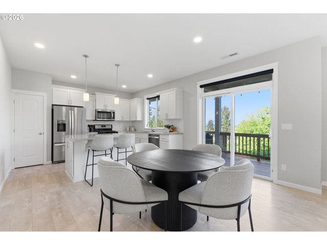 33068 Nw EJ SMITH Rd, Scappoose, OR 97056