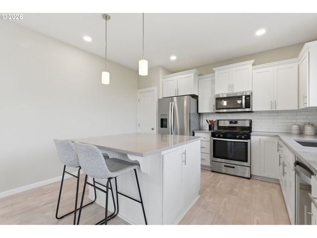 33068 Nw EJ SMITH Rd, Scappoose, OR 97056