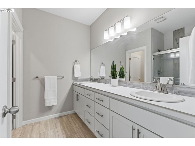 33068 Nw EJ SMITH Rd, Scappoose, OR 97056