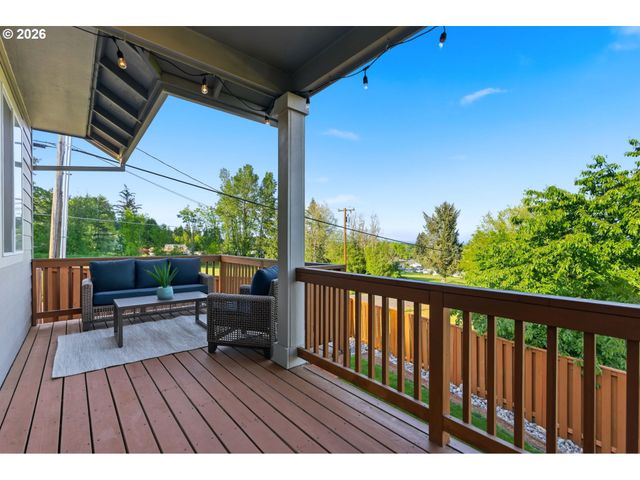 33068 Nw EJ SMITH Rd, Scappoose, OR 97056