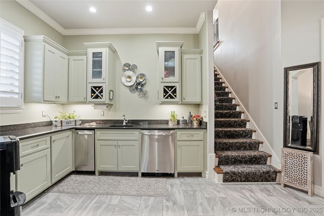 1113 W 108th Place S, Jenks, OK 74037