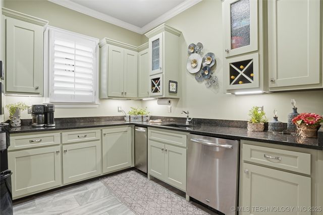 1113 W 108th Place S, Jenks, OK 74037