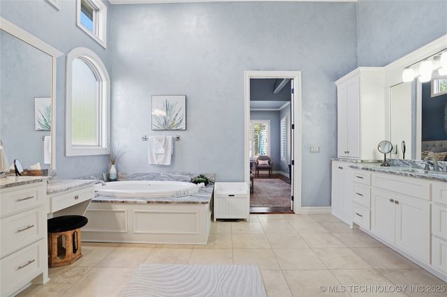 1113 W 108th Place S, Jenks, OK 74037