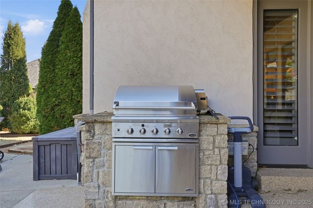 1113 W 108th Place S, Jenks, OK 74037