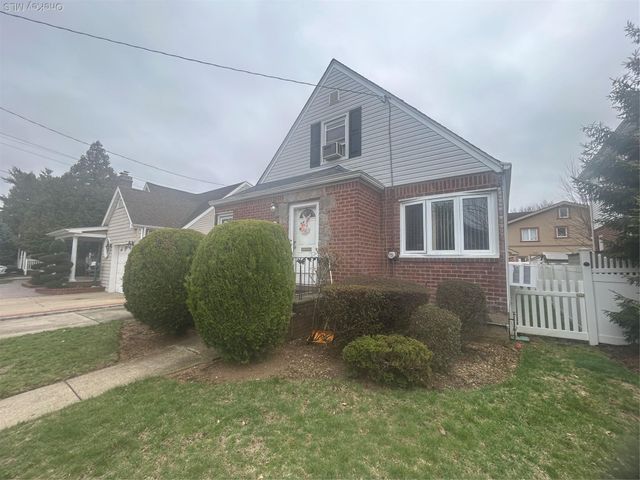 1514 Highland Avenue, New Hyde Park, NY 11040