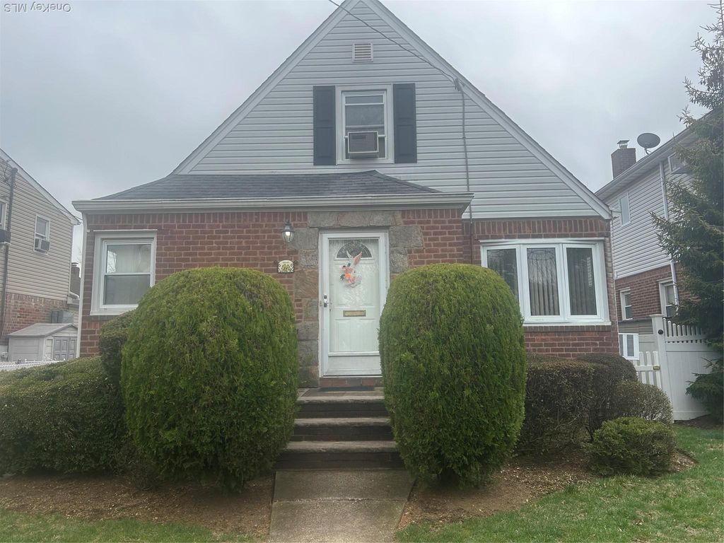 1514 Highland Avenue, New Hyde Park, NY 11040