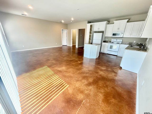 818 State Highway 110, Whitehouse, TX 75791
