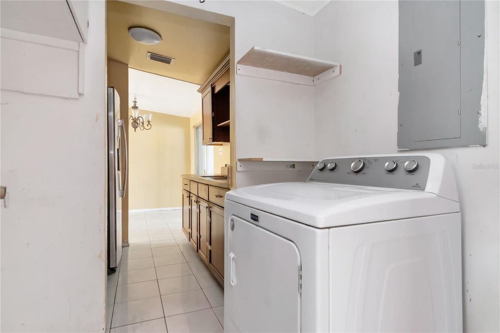 Image 12 of property listing at 6903 LARMON STREET, Tampa, FL 33634