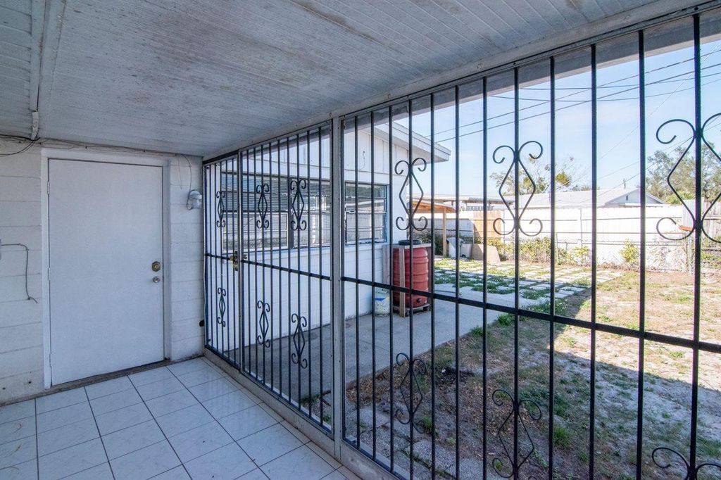 Image 27 of property listing at 6903 LARMON STREET, Tampa, FL 33634