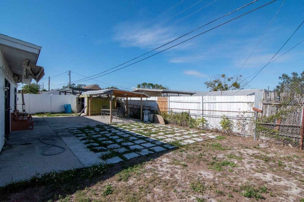 Image 31 of property listing at 6903 LARMON STREET, Tampa, FL 33634