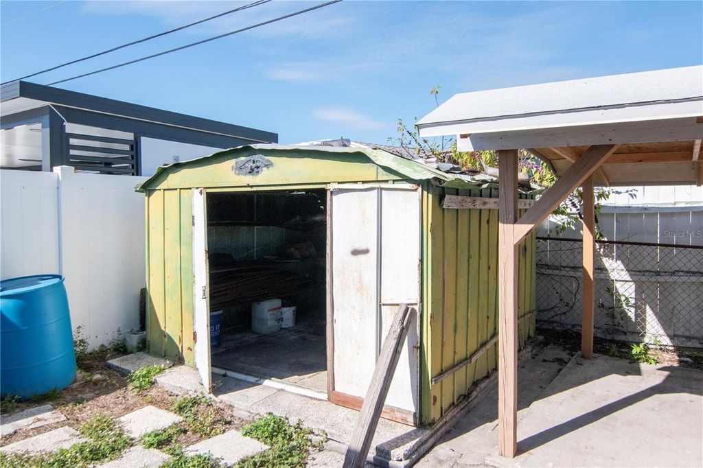 Image 36 of property listing at 6903 LARMON STREET, Tampa, FL 33634