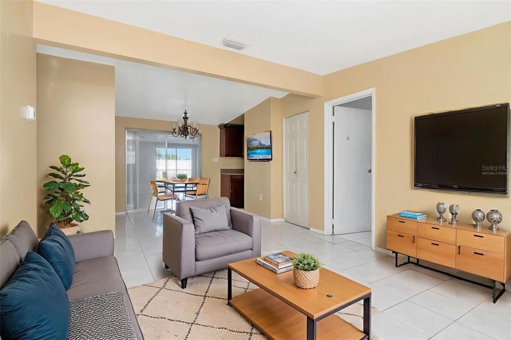 Image 6 of property listing at 6903 LARMON STREET, Tampa, FL 33634