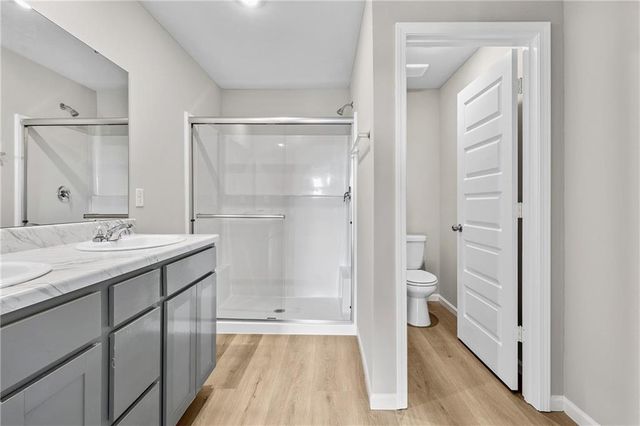 420 Rock Creek Drive, Tonganoxie, KS 66086