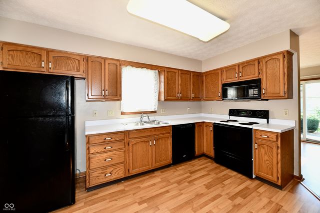 399 Vinewood Drive S, Brownsburg, IN 46112