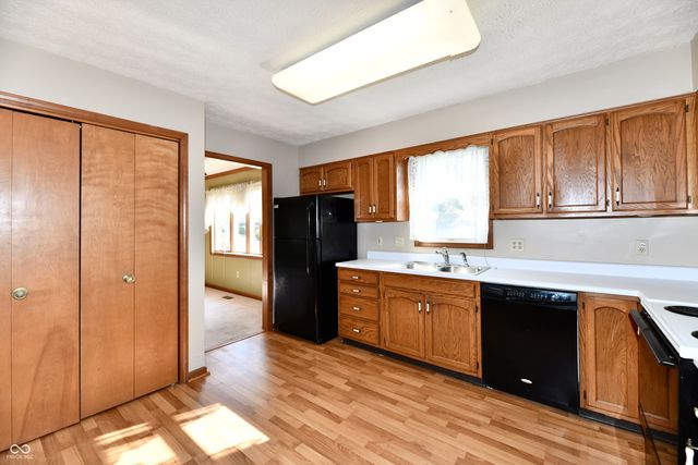 399 Vinewood Drive S, Brownsburg, IN 46112