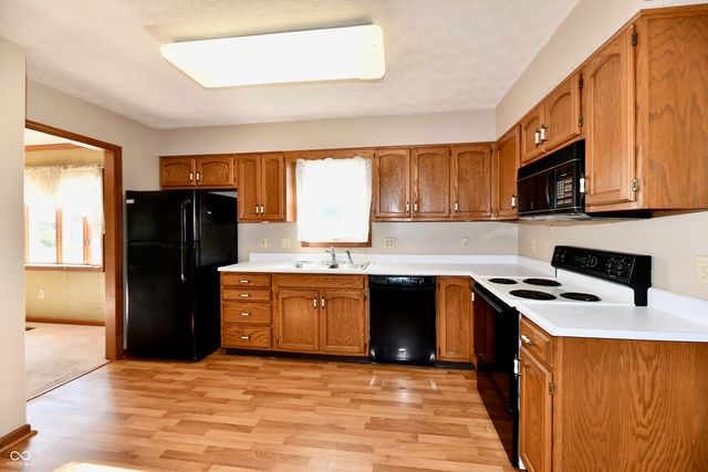 399 Vinewood Drive S, Brownsburg, IN 46112