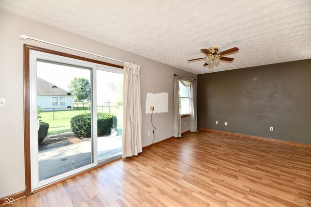 399 Vinewood Drive S, Brownsburg, IN 46112
