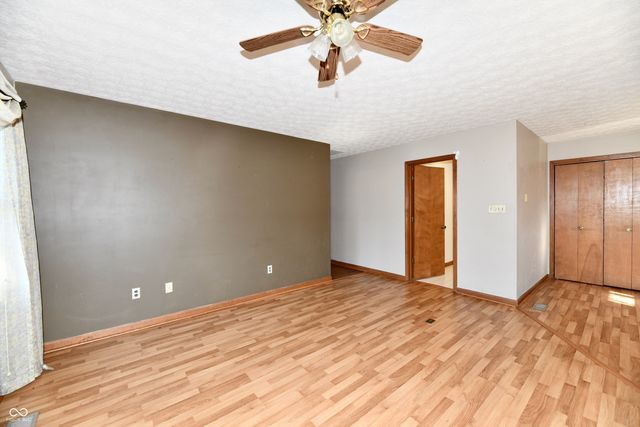 399 Vinewood Drive S, Brownsburg, IN 46112
