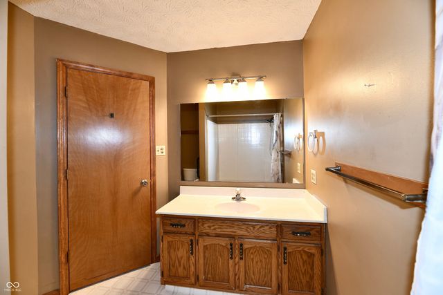 399 Vinewood Drive S, Brownsburg, IN 46112