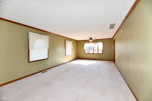 399 Vinewood Drive S, Brownsburg, IN 46112