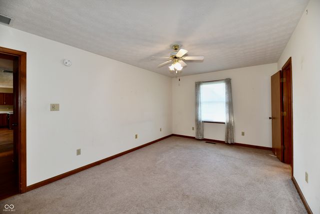 399 Vinewood Drive S, Brownsburg, IN 46112