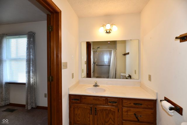 399 Vinewood Drive S, Brownsburg, IN 46112