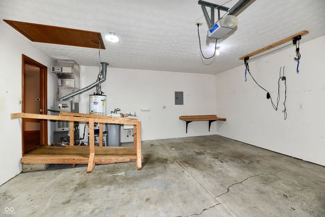 399 Vinewood Drive S, Brownsburg, IN 46112