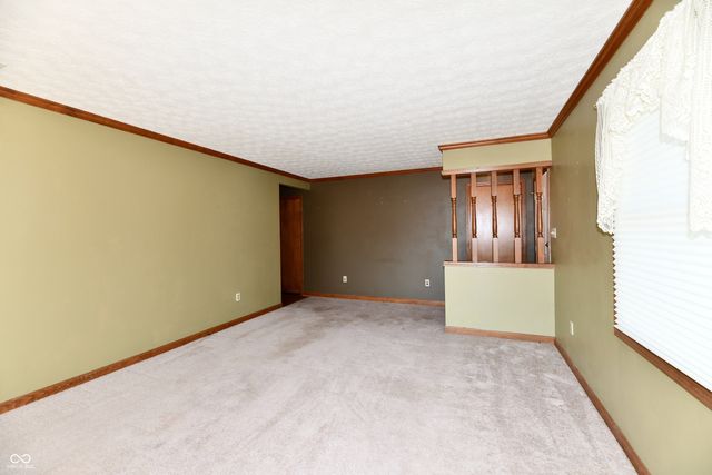 399 Vinewood Drive S, Brownsburg, IN 46112