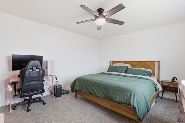 417 NIGHTHAWK DR, Box Elder, SD 57719