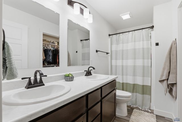 417 NIGHTHAWK DR, Box Elder, SD 57719