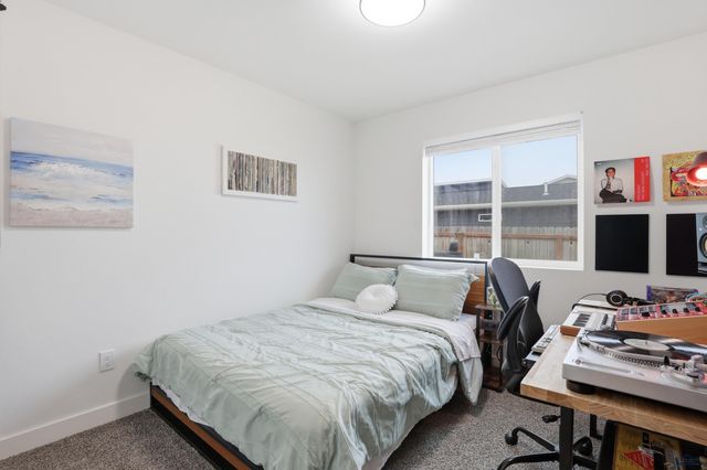 417 NIGHTHAWK DR, Box Elder, SD 57719