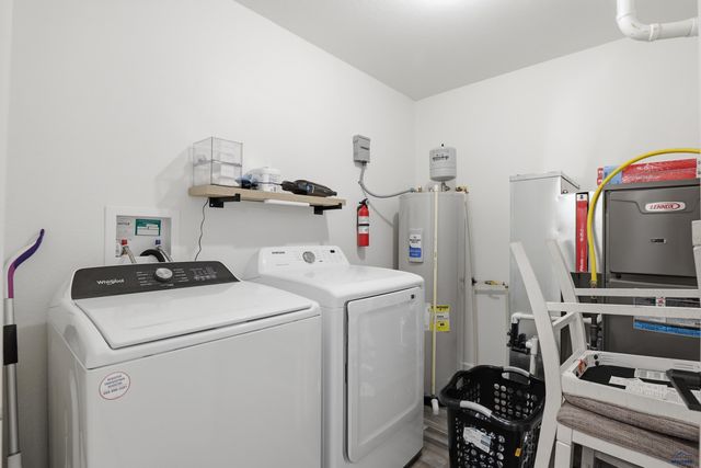 417 NIGHTHAWK DR, Box Elder, SD 57719