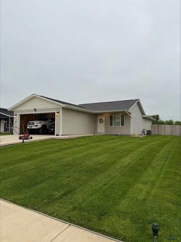 417 NIGHTHAWK DR, Box Elder, SD 57719