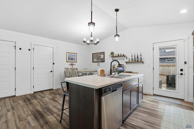 417 NIGHTHAWK DR, Box Elder, SD 57719