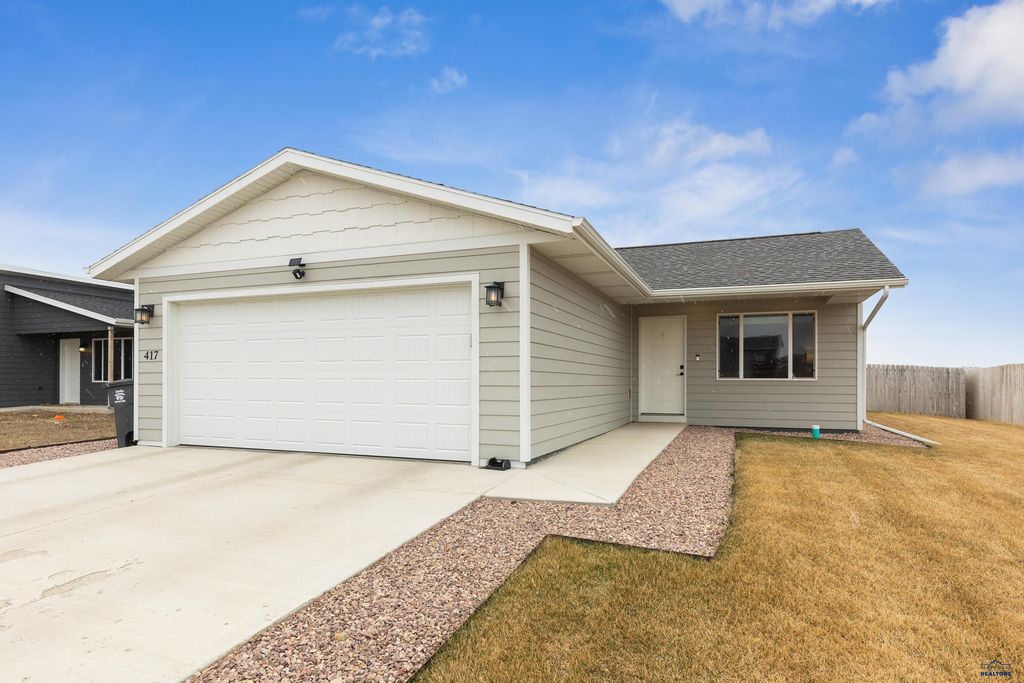 417 NIGHTHAWK DR, Box Elder, SD 57719