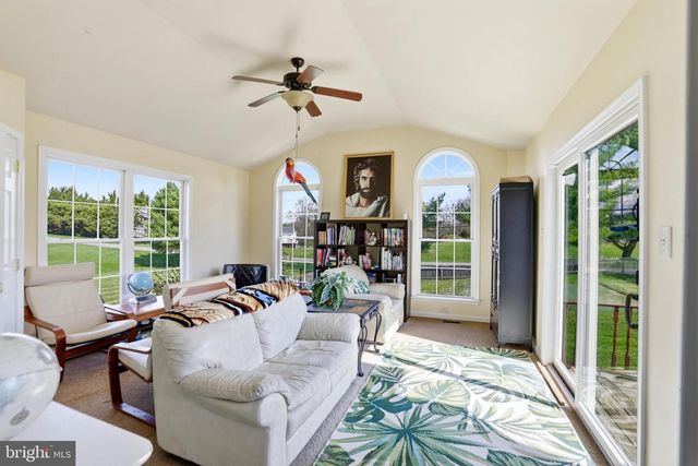 145 MAPLEWOOD CT, Harpers Ferry, WV 25425