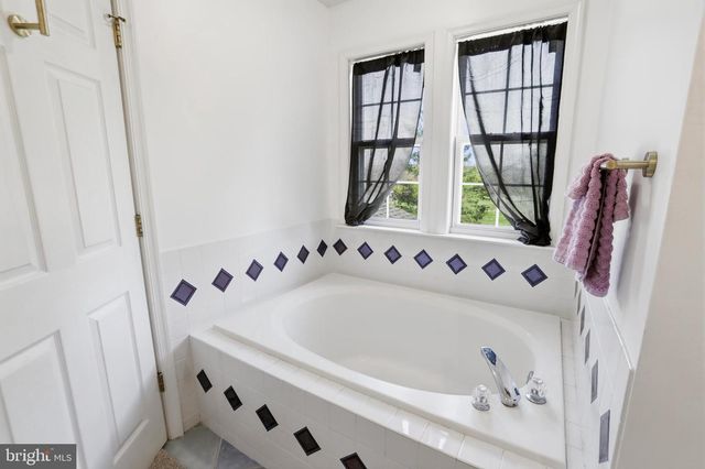 145 MAPLEWOOD CT, Harpers Ferry, WV 25425