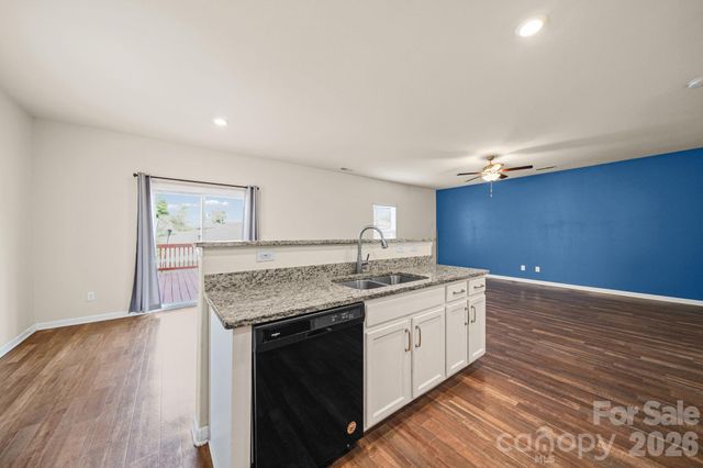 977 Joselynn Drive, Gastonia, NC 28054