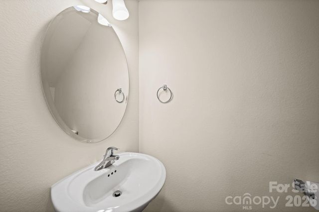 977 Joselynn Drive, Gastonia, NC 28054