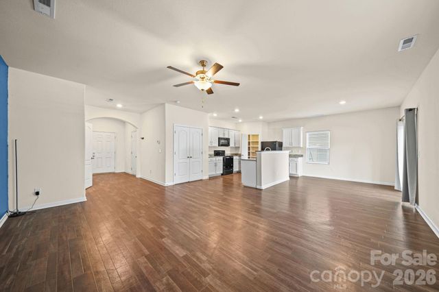 977 Joselynn Drive, Gastonia, NC 28054